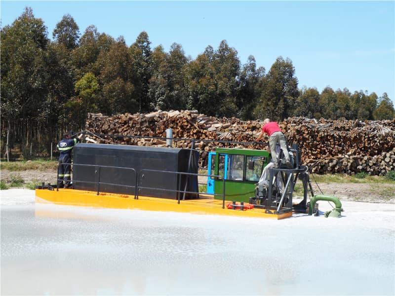 Draga aspirante con testa di trivella a propulsione idraulica per dragaggio di fiumi, laghi e stagni