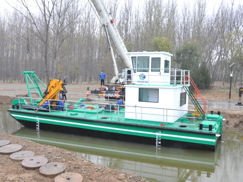 Rimorchiatore multifunzione personalizzato certificato Rina per imbarcazioni da lavoro