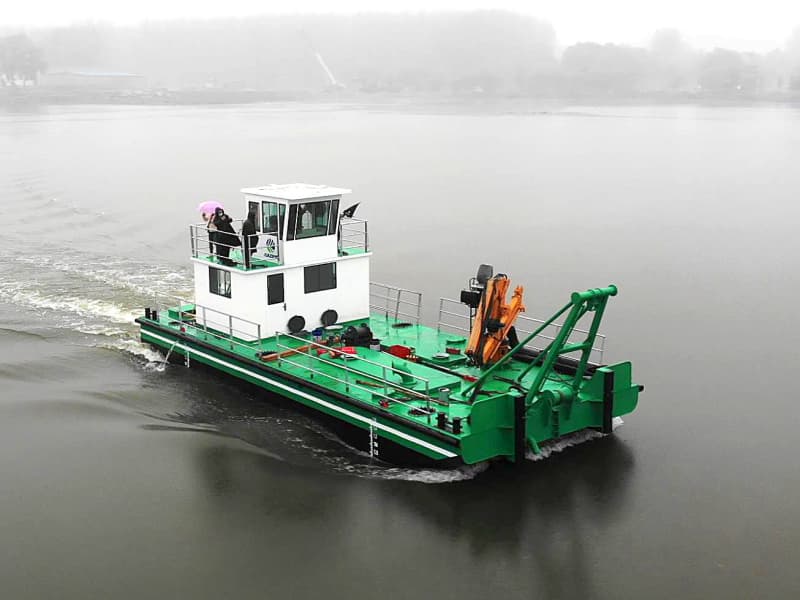 Rimorchiatore multifunzione personalizzato certificato Rina per imbarcazioni da lavoro