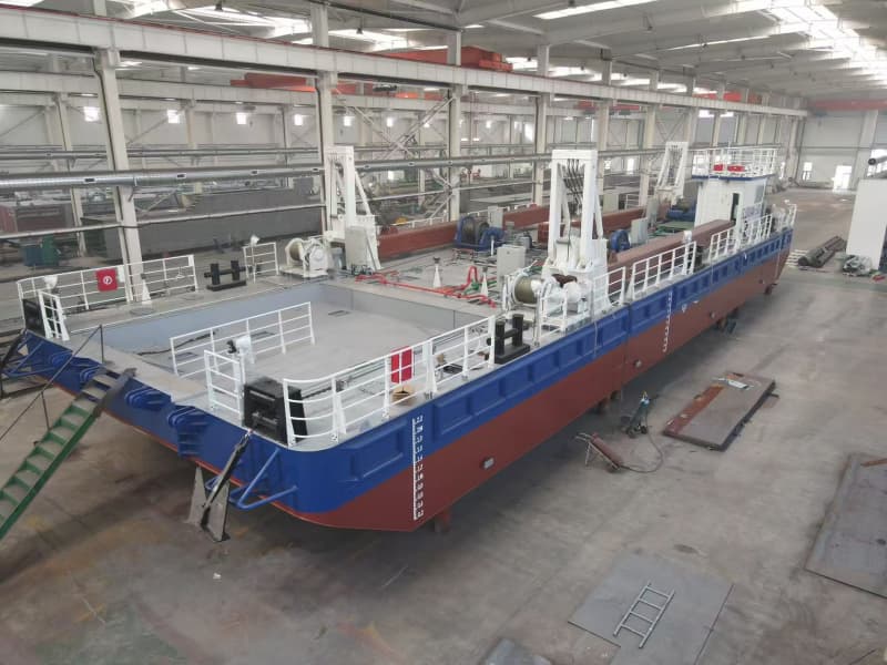 Piattaforma di lavoro personalizzata per escavatori e draghe retroescavatori per operazioni di escavazione