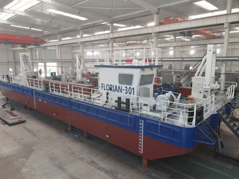 Piattaforma di lavoro personalizzata per escavatori e draghe retroescavatori per operazioni di escavazione